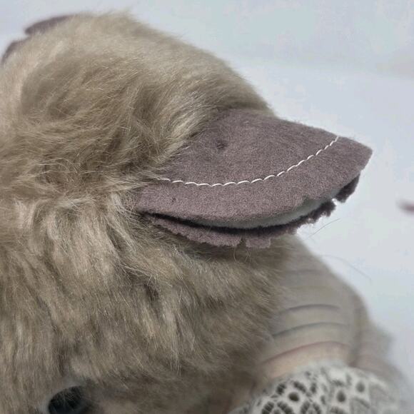 Merrythought Mrs Bumplin Mouse Ironbridge Shrops England Hat Flower Basket 1985 - Picture 11 of 15